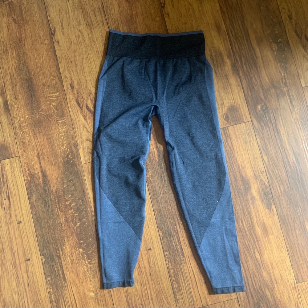 VS pink light blue leggings